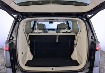 Подержанный автомобиль Voyah Dream 2023 года (9 фото)