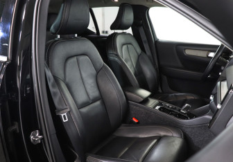 Подержанный автомобиль Volvo XC40 2019 года (16 фото)