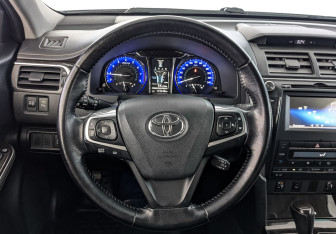Подержанный автомобиль Toyota Camry Sedan 2015 года (22 фото)
