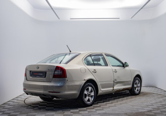 Подержанный автомобиль Mitsubishi Pajero Sport 2020 года (5 фото)