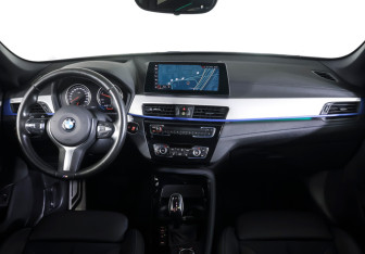 Подержанный автомобиль BMW X1 2019 года (12 фото)