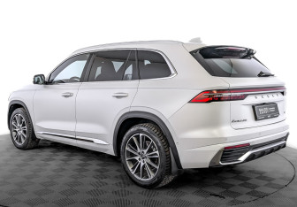 Подержанный автомобиль Geely Monjaro 2023 года (7 фото)