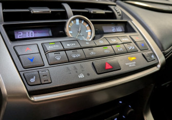 Подержанный автомобиль Lexus NX 2015 года (19 фото)