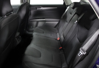 Подержанный автомобиль Ford Mondeo Sedan 2019 года (11 фото)