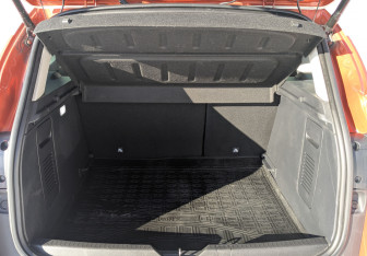 Подержанный автомобиль Renault Kaptur 2017 года (10 фото)