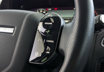 Подержанный автомобиль Land Rover Range Rover Velar 2020 года (19 фото)