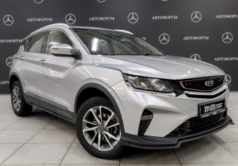 Подержанный автомобиль Geely Coolray 2022 года (3 фото)