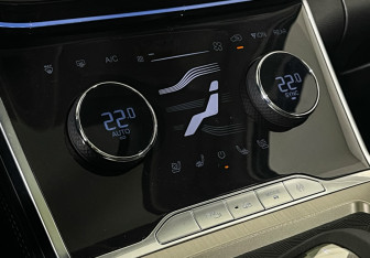 Подержанный автомобиль Exeed VX 2022 года (17 фото)