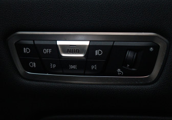 Подержанный автомобиль BMW X7 2019 года (27 фото)