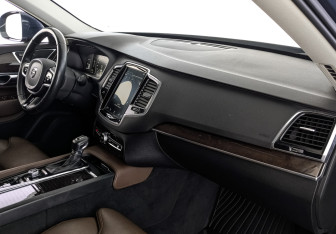 Подержанный автомобиль Volvo XC90 2018 года (11 фото)