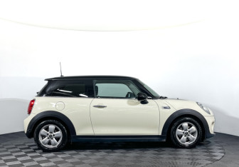 Подержанный автомобиль MINI Hatch 2015 года (4 фото)