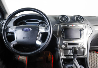 Подержанный автомобиль Ford Mondeo Sedan 2008 года (12 фото)