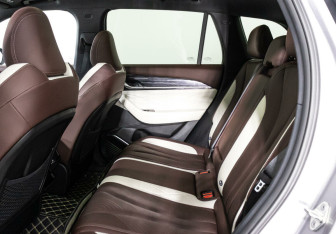 Подержанный автомобиль Geely Monjaro 2023 года (24 фото)