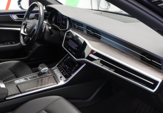 Подержанный автомобиль Audi A6 Sedan 2021 года (20 фото)