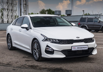 Подержанный автомобиль Kia K5 2019 года (3 фото)