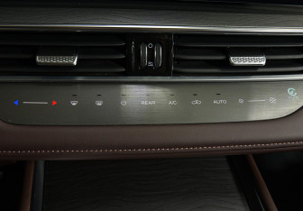Подержанный автомобиль Chery Tiggo 8 Pro Max 2023 года (15 фото)