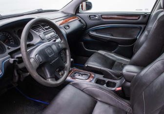 Подержанный автомобиль Honda Accord Sedan 2000 года (9 фото)