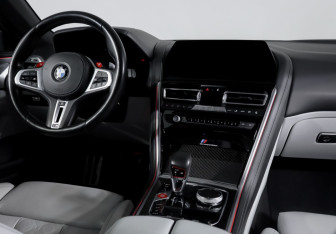 Подержанный автомобиль BMW M8 Convertible 2020 года (12 фото)