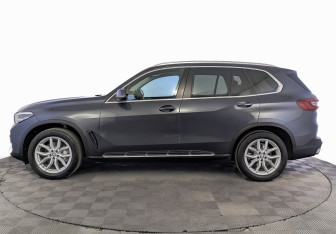 Подержанный автомобиль BMW X5 2020 года (8 фото)
