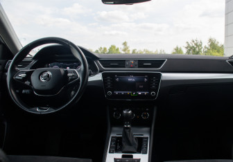 Подержанный автомобиль Skoda Superb Liftback 2021 года (12 фото)