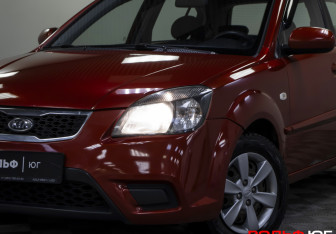 Подержанный автомобиль Kia Rio Hatchback 2011 года (23 фото)