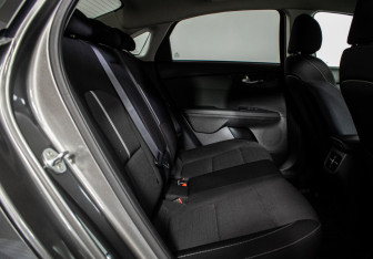 Подержанный автомобиль Kia Cerato Sedan 2019 года (9 фото)