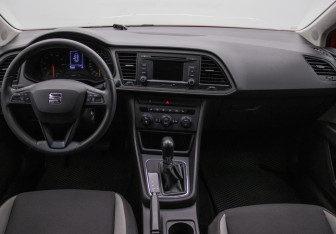 Подержанный автомобиль SEAT Leon Hatchback 2013 года (13 фото)