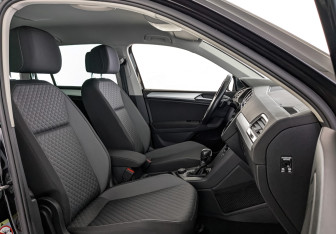 Подержанный автомобиль Volkswagen Tiguan 2018 года (24 фото)