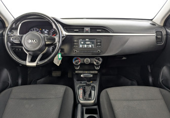 Подержанный автомобиль Kia Rio Hatchback 2021 года (14 фото)