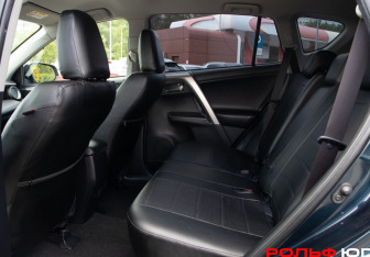 Подержанный автомобиль Toyota RAV4 2019 года (8 фото)