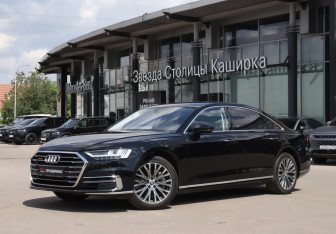 Подержанный автомобиль Audi A8 2019 года (25 фото)