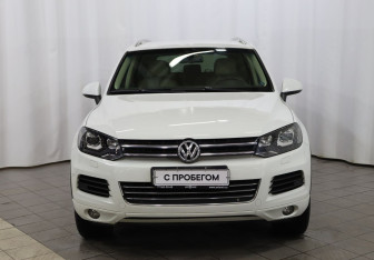 Подержанный автомобиль Volkswagen Touareg 2012 года (2 фото)