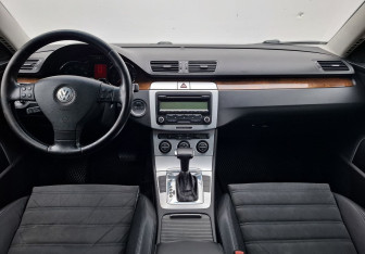 Подержанный автомобиль Volkswagen Passat Sedan 2008 года (12 фото)