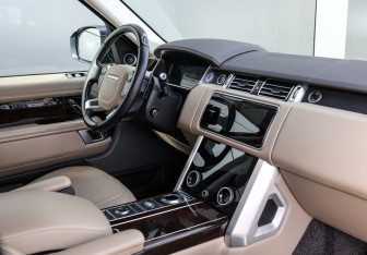 Подержанный автомобиль Land Rover Range Rover 2021 года (10 фото)