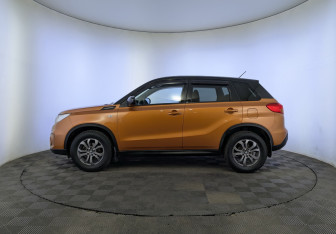 Подержанный автомобиль Suzuki Vitara 2017 года (8 фото)