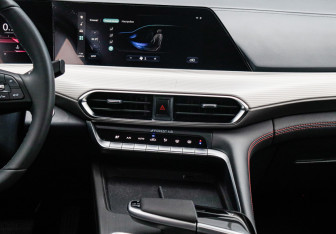 Подержанный автомобиль Changan UNI-T 2023 года (11 фото)