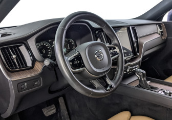 Подержанный автомобиль Volvo XC60 2020 года (16 фото)