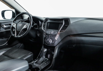Подержанный автомобиль Hyundai Santa Fe 2012 года (7 фото)