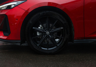 Подержанный автомобиль Changan UNI-V 2023 года (36 фото)