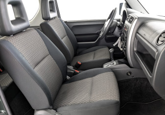 Подержанный автомобиль Suzuki Jimny 2011 года (24 фото)