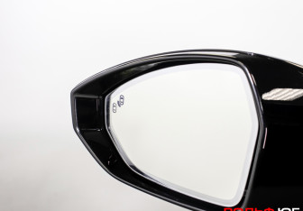 Подержанный автомобиль Zeekr 001 2022 года (18 фото)