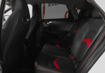 Подержанный автомобиль Kaiyi E5 2023 года (10 фото)