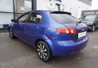 Подержанный автомобиль Chevrolet Lacetti Sedan 2007 года (7 фото)