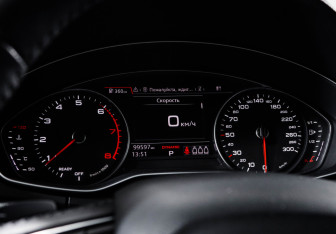 Подержанный автомобиль Audi Q5 2017 года (11 фото)