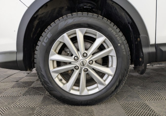 Подержанный автомобиль Nissan Qashqai 2014 года (13 фото)