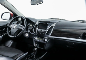 Подержанный автомобиль SsangYong Actyon 2014 года (5 фото)