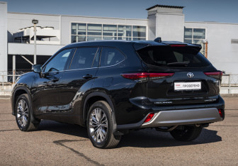Новый Toyota Highlander 2025 (7 фото)
