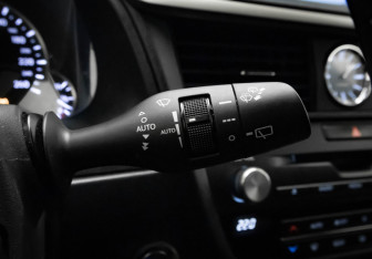 Подержанный автомобиль Lexus RX 2021 года (17 фото)
