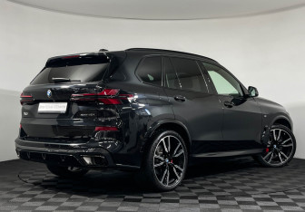 Подержанный автомобиль BMW X5 2024 года (2 фото)