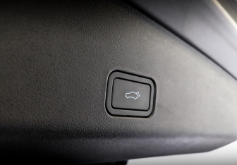 Подержанный автомобиль Geely Monjaro 2024 года (27 фото)